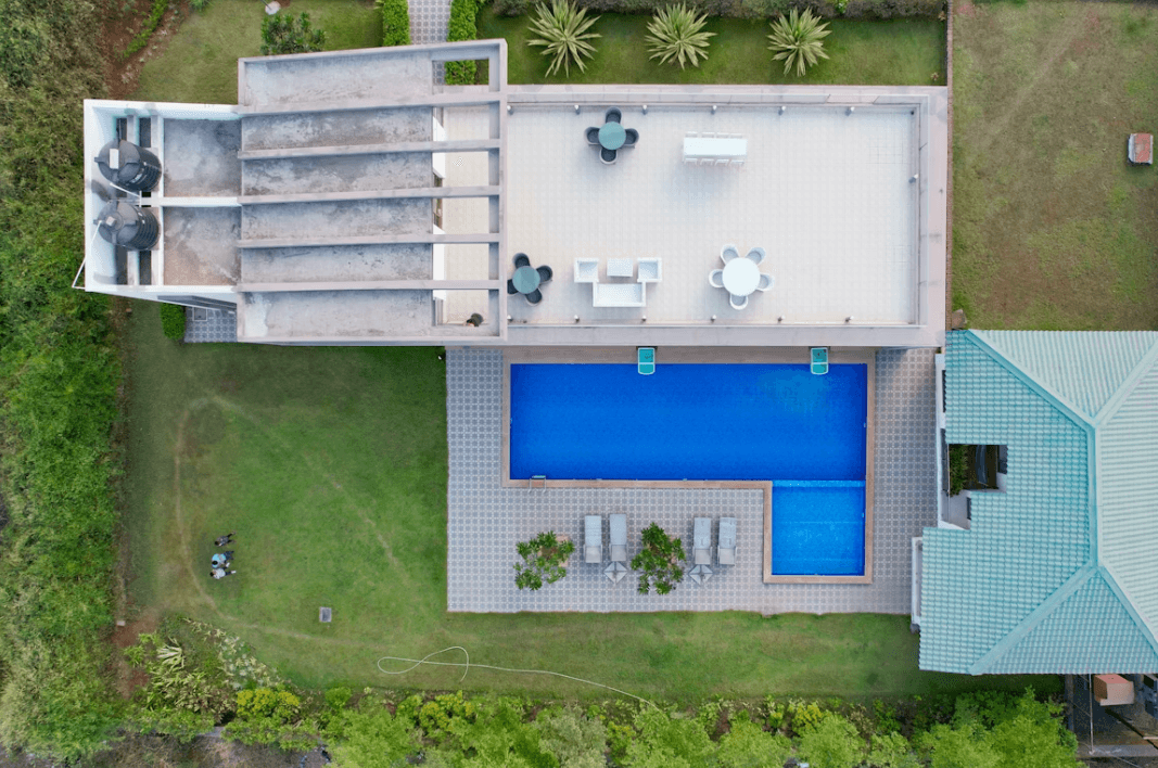 Luxe zwembadinstallatie Mechelen bij villa in Vlaams-Brabant